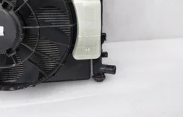 Кассета радиаторов для Hyundai Solaris 2013 года на фотографиях