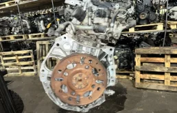 Двигатель для Nissan Serena 2006 года на фотографиях