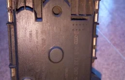 Дроссельная заслонка для Audi A4 2001 года на фотографиях