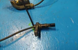 Датчик ABS передний правый для Toyota RAV4 на фотографиях