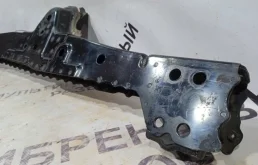 Подрамник двигателя для Toyota Corolla 2011 года на фотографиях