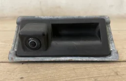 Камера заднего вида для Volkswagen Touareg на фотографиях