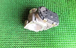 Дроссельная заслонка для Audi A4 2001 года на фотографиях