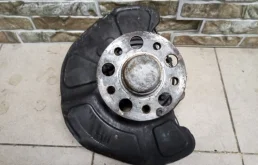 Кулак поворотный правый для Mercedes-Benz E class на фотографиях