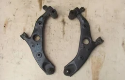 Рычаг передний правый нижний для Mazda CX 5 2021 года на фотографиях