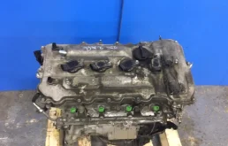 Двигатель без навесного для Toyota RAV4 2014 года на фотографиях