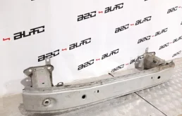 Усилитель переднего бампера для Volvo C30 на фотографиях