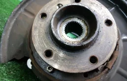 Кулак задний левый для BMW 5er 1998 года на фотографиях