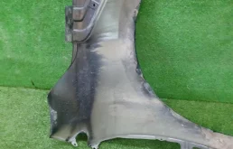 Крылья для Toyota Corolla 2017 года на фотографиях