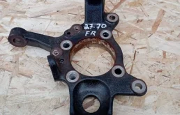 Кулак поворотный правый для Mitsubishi Pajero на фотографиях