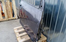 Дверь передняя правая для Toyota RAV4 на фотографиях