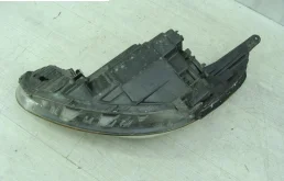 Фара ксенон левая для Hyundai Solaris 2011 года на фотографиях