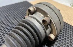 Привод передний левый для Audi Q7 2014 года на фотографиях