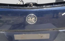 Крышка багажника для Opel Zafira на фотографиях