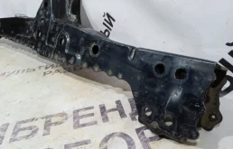 Подрамник двигателя для Toyota Corolla 2011 года на фотографиях