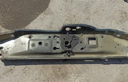 Панель радиатора (телевизор) для Opel Astra 2008 года на фотографиях