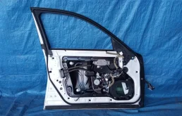 Дверь передняя правая для Infiniti M на фотографиях