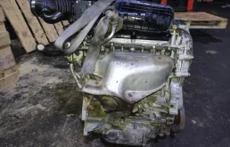 Двигатель для Nissan Serena 2006 года на фотографиях