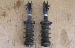 Амортизатор передний левый для Honda Civic 2007 года на фотографиях