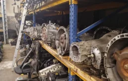 АКПП, МКПП и вариаторы и США