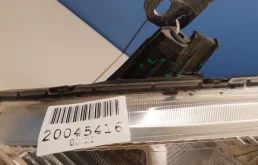 Фары для Nissan Tiida 2009 года на фотографиях