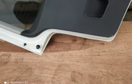 Двери для Volkswagen Touran 2012 года на фотографиях