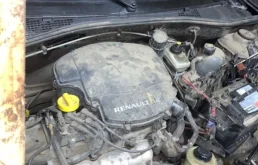Двигатель без навесного для Renault Logan 2005 года на фотографиях