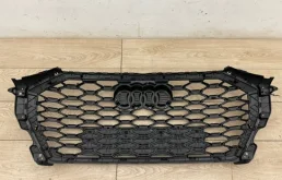 Решетка радиатора для Audi Q3 2023 года на фотографиях