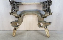 Подрамник двигателя для BMW 5er 2011 года на фотографиях