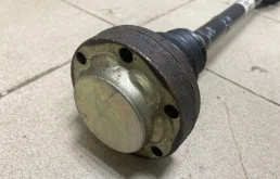 Привод задний правый для Audi Q7 2010 года на фотографиях