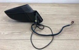 Стекла и зеркала для Audi Q7 2015 года на фотографиях