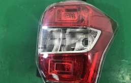 Фонарь правый для Subaru Forester на фотографиях