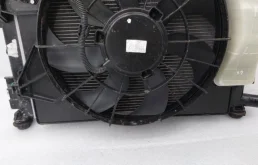 Кассета радиаторов для Hyundai Solaris 2013 года на фотографиях