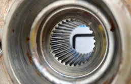 Кулак поворотный правый для Mercedes-Benz M class 2001 года на фотографиях