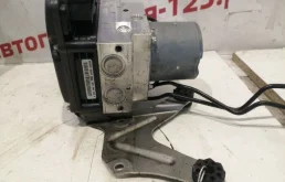 Блок ABS для BMW 5er 2012 года на фотографиях