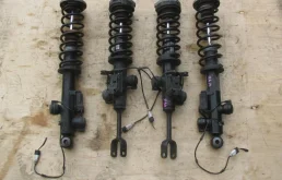 Пружина амортизатора задняя для BMW 5er 2012 года на фотографиях