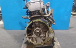 Двигатель без навесного для Nissan Navara 2002 года на фотографиях