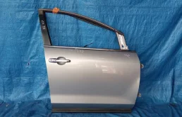 Дверь передняя правая для Mazda CX 7 2006 года на фотографиях