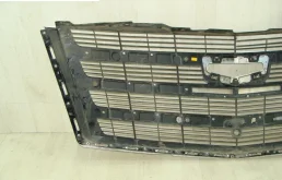 Решетка переднего бампера для Cadillac Escalade на фотографиях