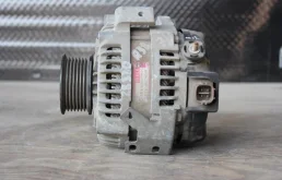 Генератор для Toyota RAV4 на фотографиях