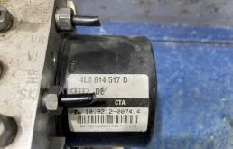 Блок ABS для Audi Q7 2008 года на фотографиях