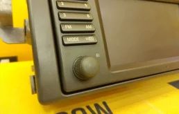 Магнитола для BMW 5er 2001 года на фотографиях