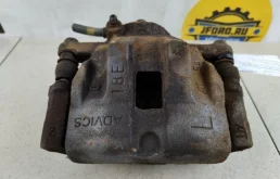 Суппорт передний левый для Suzuki Grand Vitara 2006 года на фотографиях