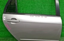 Дверь задняя правая для Toyota Corolla 2001 года на фотографиях