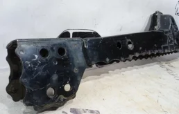 Подрамник двигателя для Toyota Corolla 2011 года на фотографиях