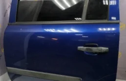 Двери для Opel Zafira 2007 года на фотографиях