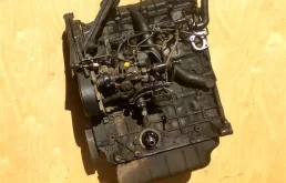 Двигатель без навесного для Citroen Berlingo 2012 года на фотографиях