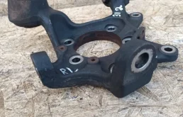 Кулак задний левый для Mitsubishi Pajero на фотографиях