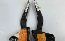 Петля капота левая для Toyota Corolla 2009 года на фотографиях