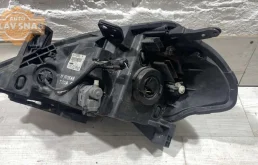 Фары для Nissan Tiida 2009 года на фотографиях